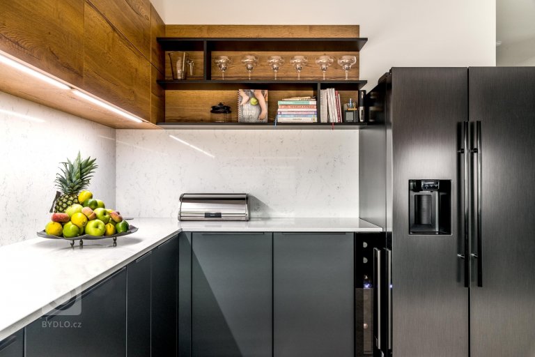 add picture to album