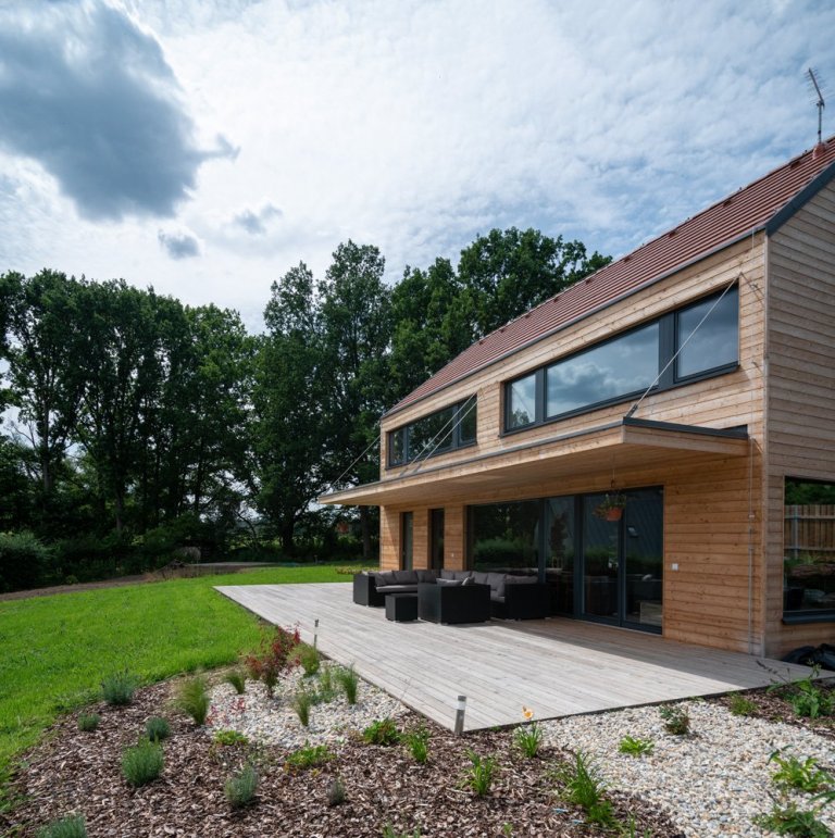 Autor:&nbsp;
Ing. arch. Lukáš Pejsar
Realizace:&nbsp;
2018
Užitná plocha:&nbsp;
140 m2
Zastavěná plocha:&nbsp;
86 m2
Obestavěný prostor:&nbsp;
388 m3
…