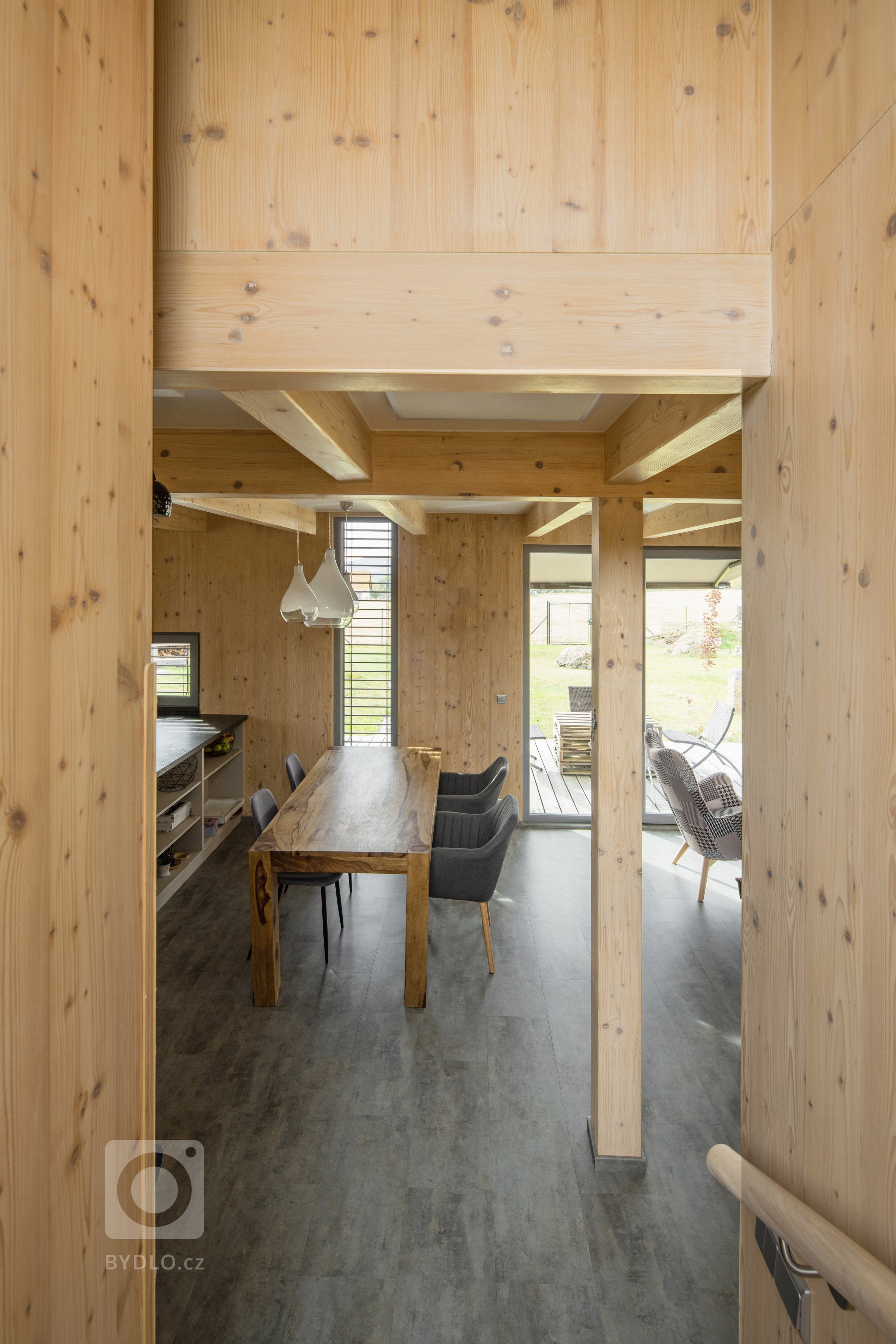 Autor: Ing. arch. Jakub Loučka&nbsp;

Užitná plocha: 101 m2

Zastavěná plocha: 68 m2&nbsp;

Celková dodaná energie: B&nbsp;

Zdánlivě vyčerpané téma malého…