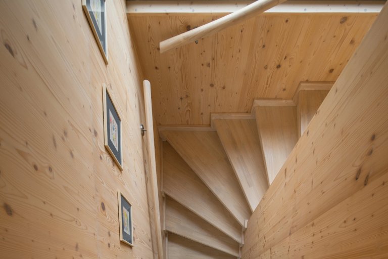 Autor: Ing. arch. Jakub Loučka&nbsp;

Užitná plocha: 101 m2

Zastavěná plocha: 68 m2&nbsp;

Celková dodaná energie: B&nbsp;

Zdánlivě vyčerpané téma malého…