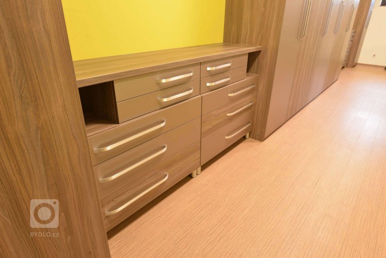 add picture to album