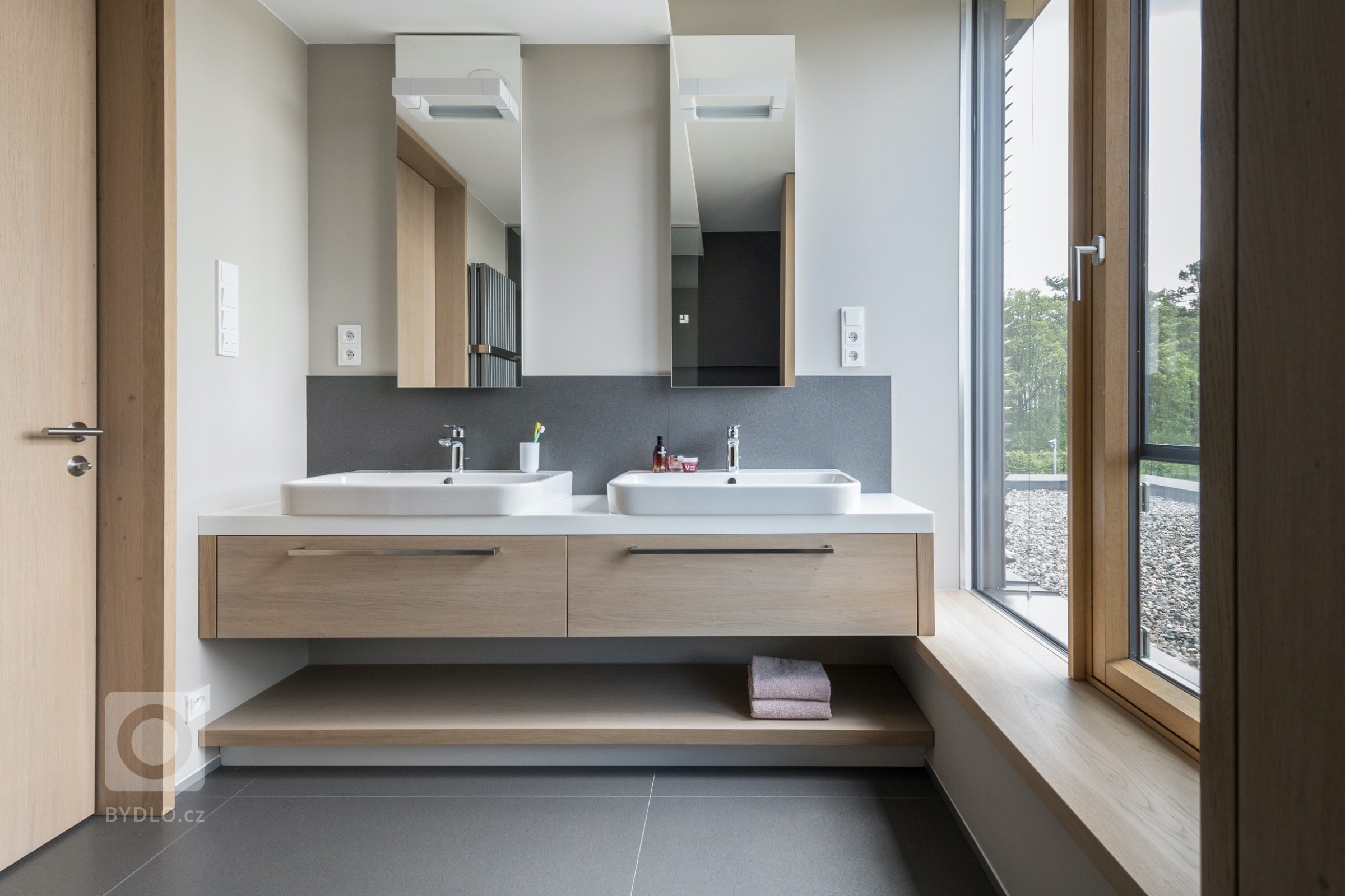 Dům prodávaný v developerském projektu &bdquo;shell&amp;shore&ldquo; byl dokončen jako vnější obálka s&nbsp;možností zvolit si téměř libovolnou vnitřní…