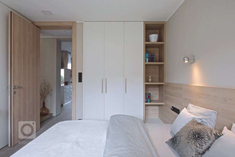 add picture to album