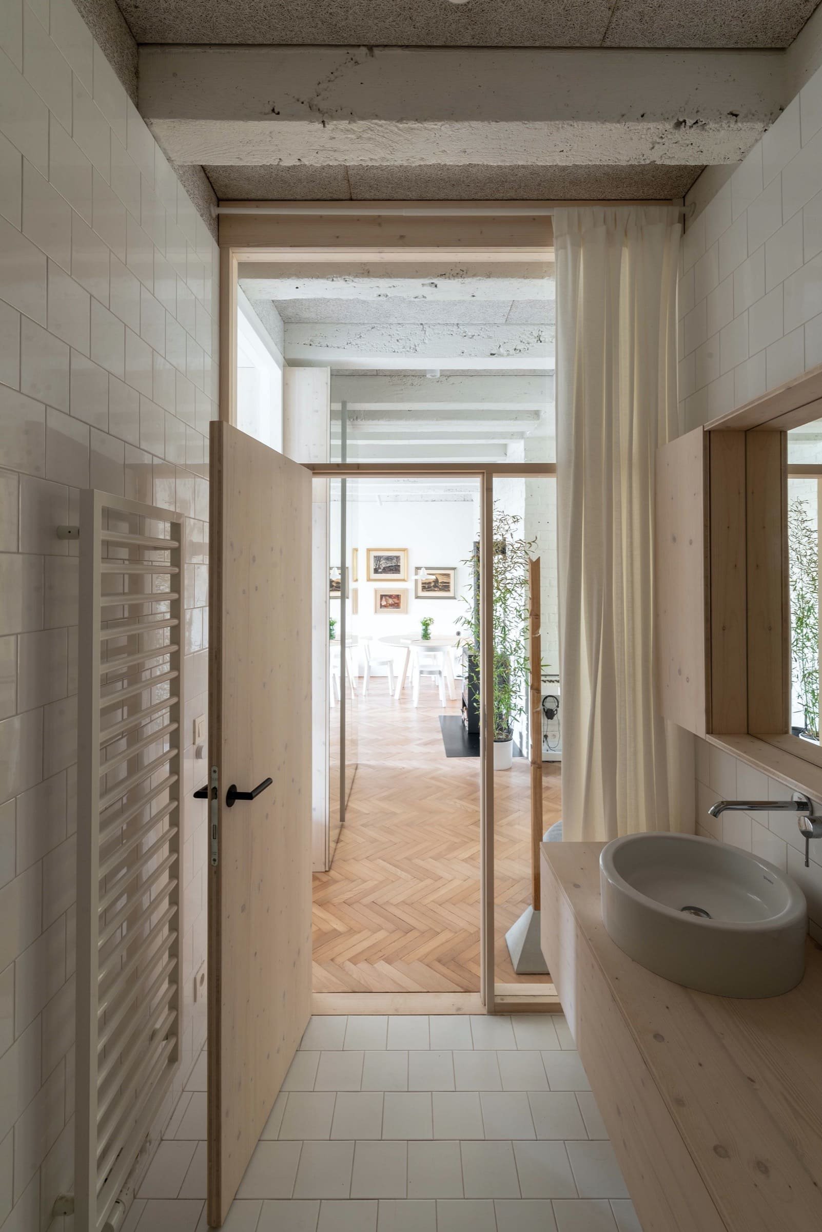 Přízemní byt ve staré bytovce