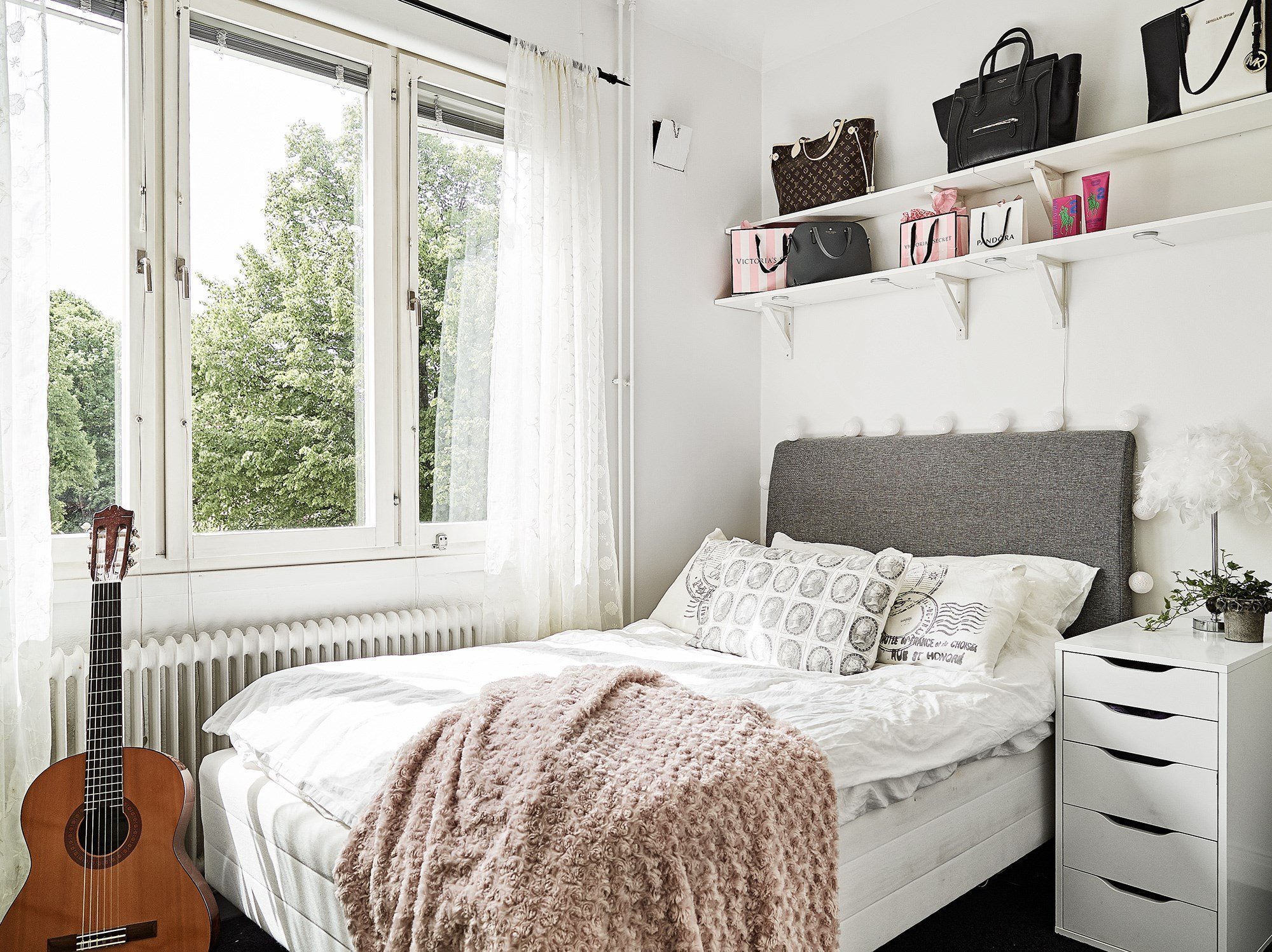 Skandinávský interiér v podkroví