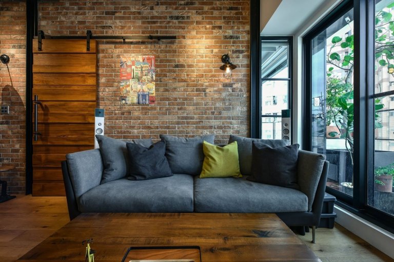 Půvabný industriální loft