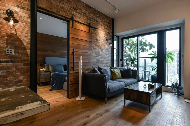 Půvabný industriální loft