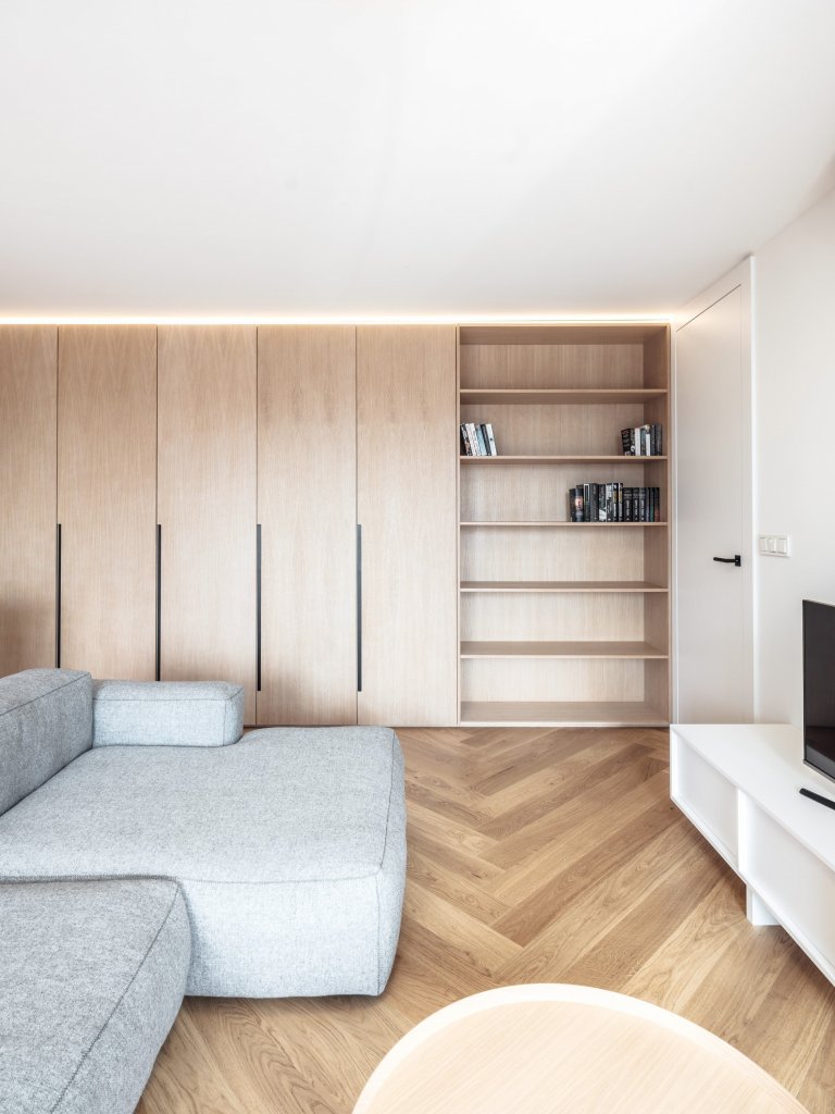 Bydlení ve střešní nástavbě panelového domu