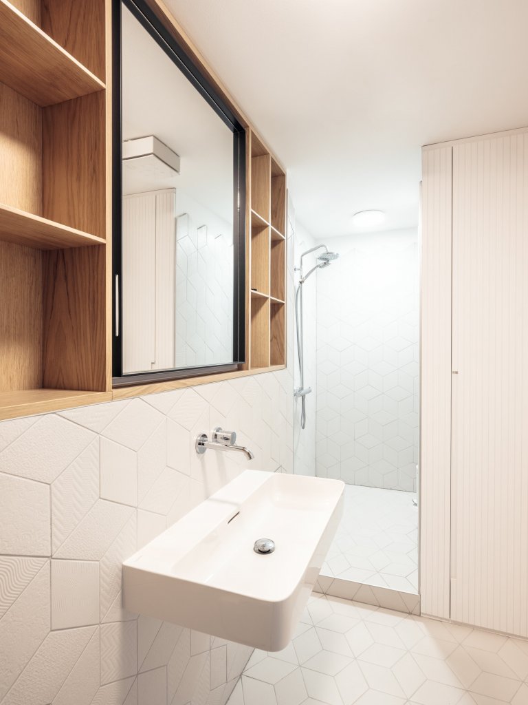 Bydlení ve střešní nástavbě panelového domu