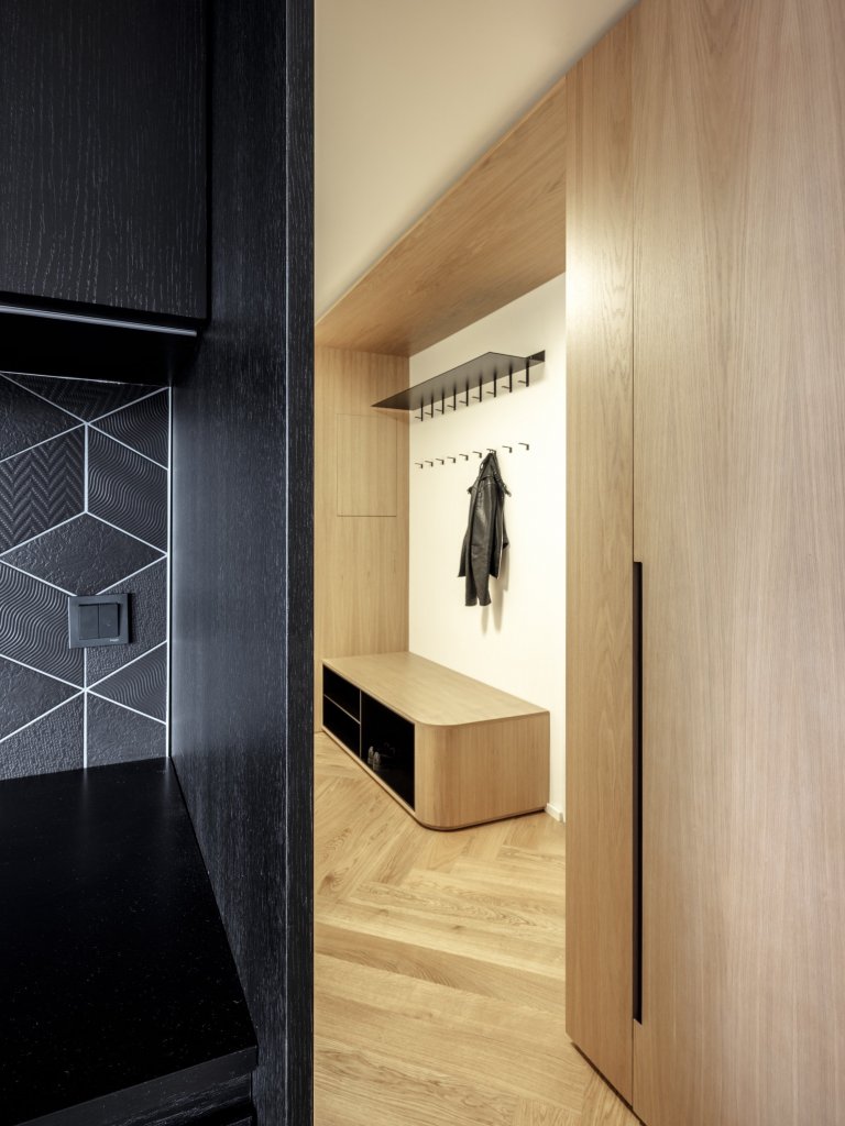 Bydlení ve střešní nástavbě panelového domu