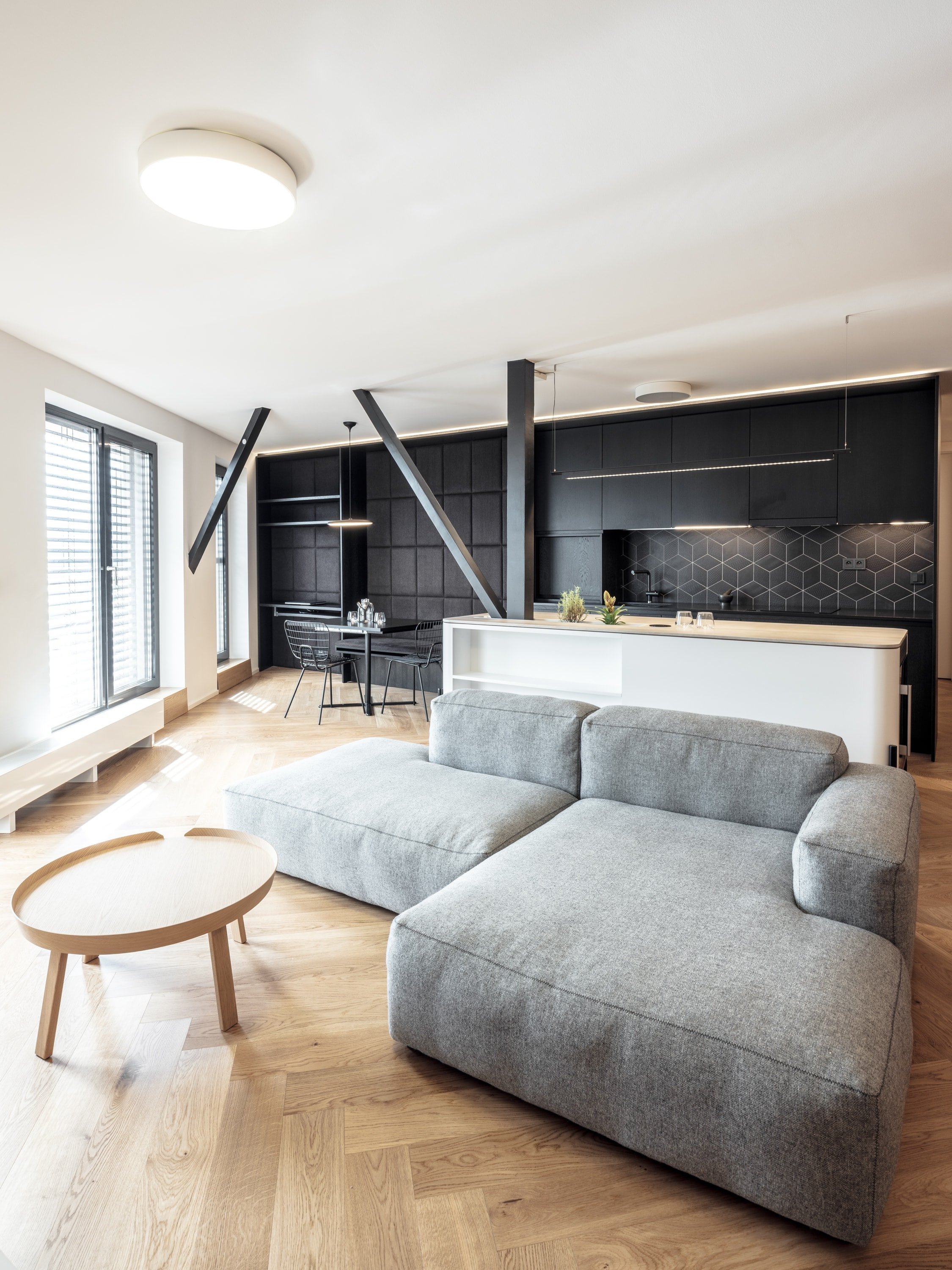 Bydlení ve střešní nástavbě panelového domu