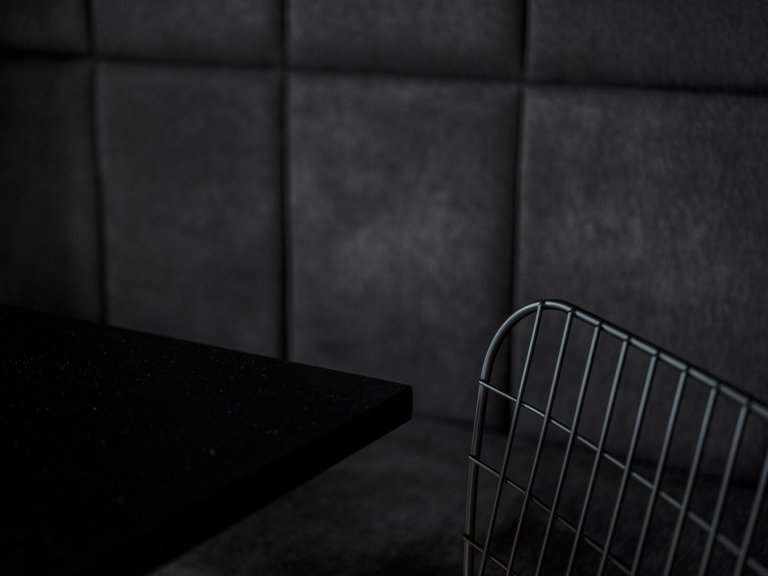 Bydlení ve střešní nástavbě panelového domu