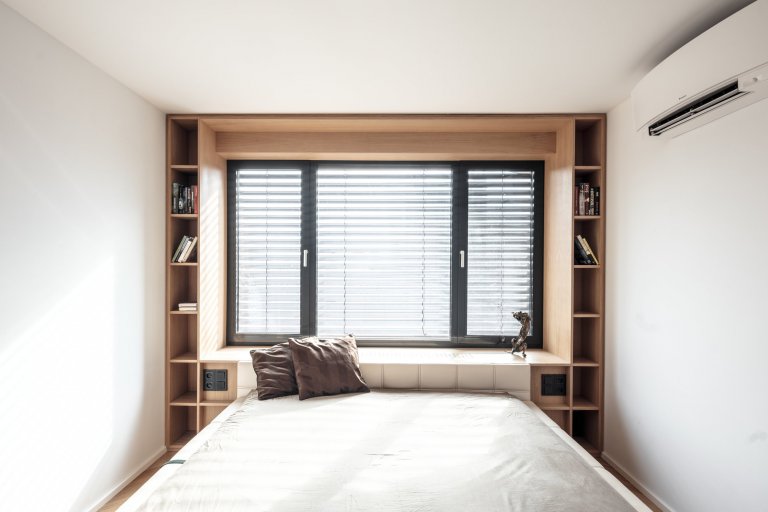 Bydlení ve střešní nástavbě panelového domu