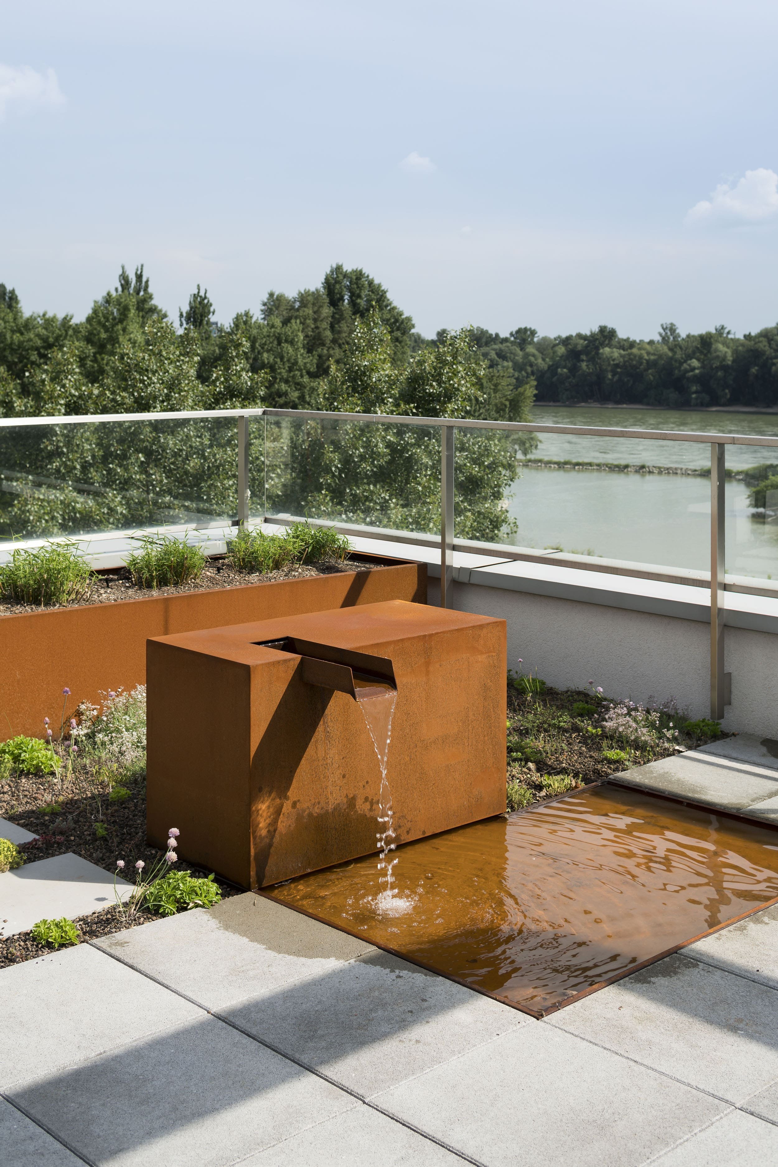 Střešní byt s výhledem na Dunaj