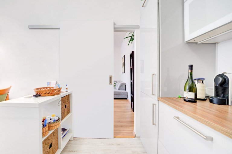 Realizace interiérových dveří v návaznosti na původní interiér domu. Dominantní dřevinou zde byl dub. Aby interiérové dveře nepůsobily fádně, zvolili jsme…