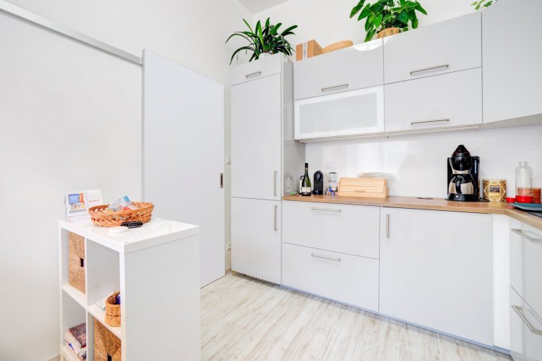 Realizace interiérových dveří v návaznosti na původní interiér domu. Dominantní dřevinou zde byl dub. Aby interiérové dveře nepůsobily fádně, zvolili jsme…