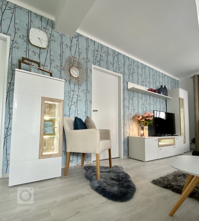 add picture to album