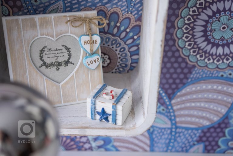 Hlavní požadavek zněl: NECHCI RŮŽOVOU!!!! Naštěstí nepadl další nápad, ve stylu: &bdquo; Chci červené puntíky a černé pruhy :) &ldquo;. Dispoziční řešení…