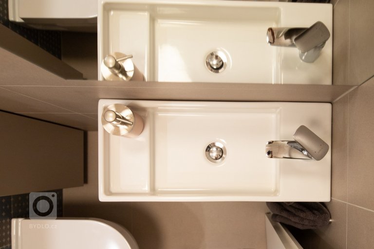 add picture to album