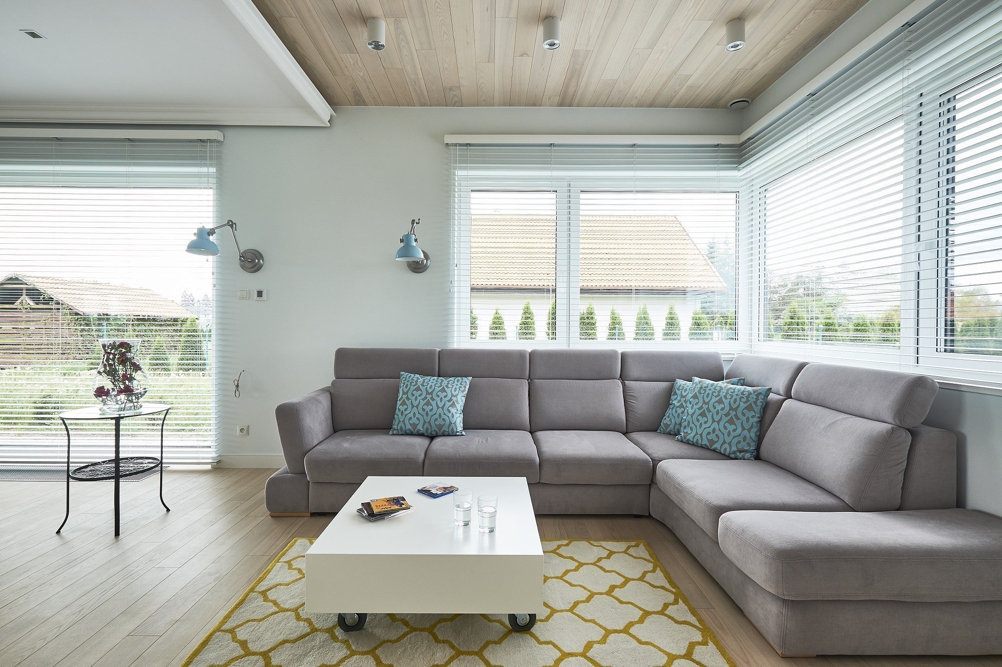 Stylové bydlení s tyrkysovou