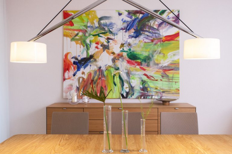 Byt 3+kk ve švýcarském Heidenu je součástí malého bytového komplexu zasazeného do krásného prostředí plného zeleně.&nbsp;V interiéru je kladen důraz na…