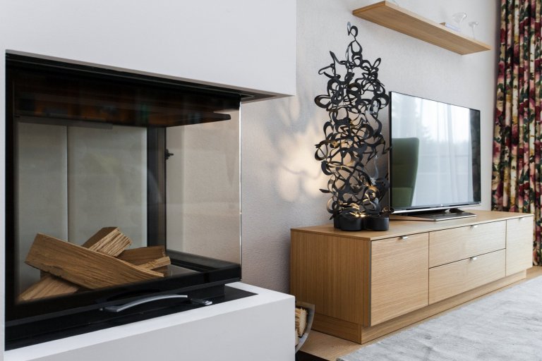 Byt 3+kk ve švýcarském Heidenu je součástí malého bytového komplexu zasazeného do krásného prostředí plného zeleně.&nbsp;V interiéru je kladen důraz na…