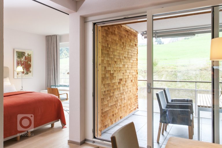 add picture to album