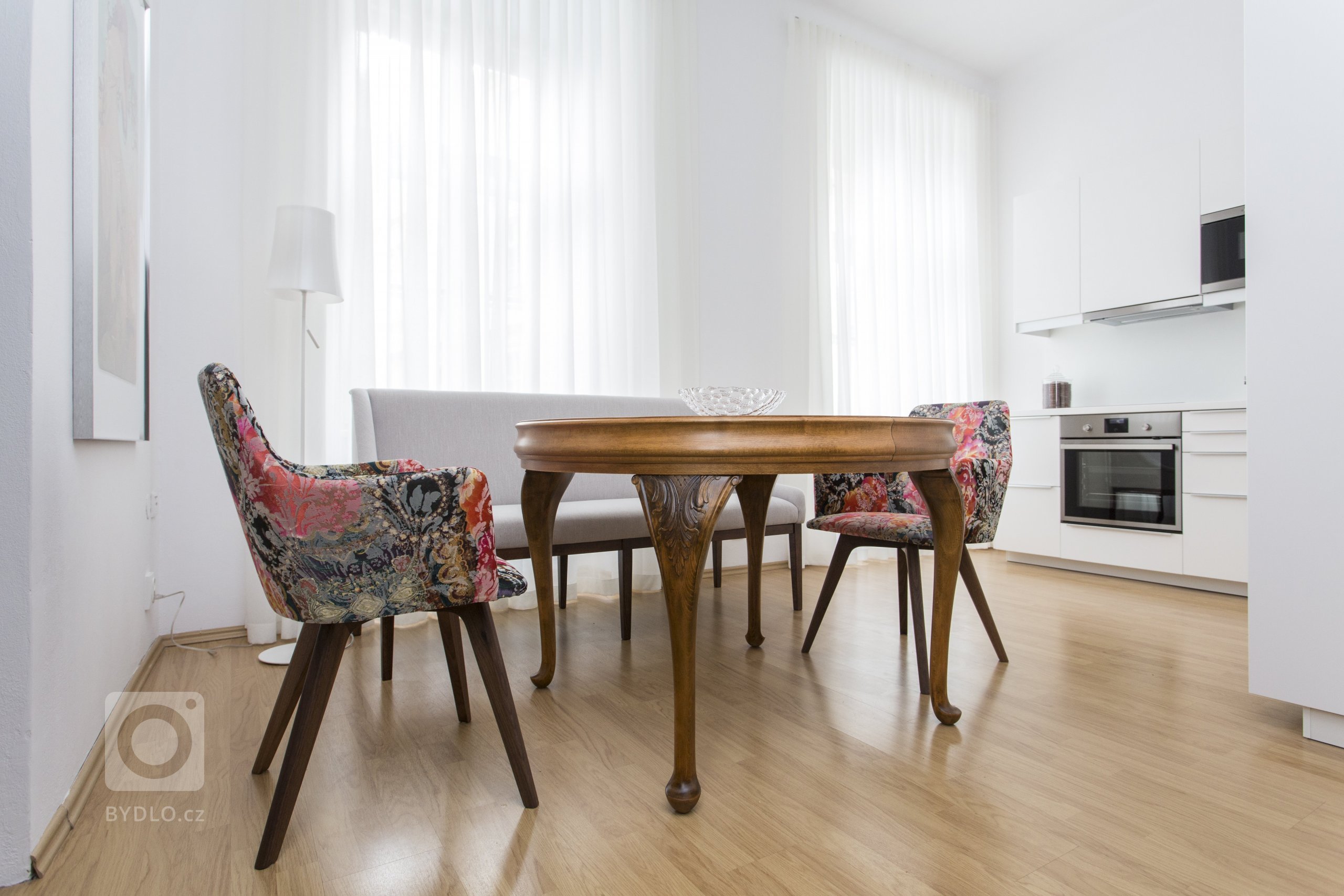 Byt se nachází v samém srdci historické Prahy, v měšťanském domě U modré boty v Haštalské čtvrti.Naším záměrem bylo vytvořit elegantní interiér, který podtrhne…