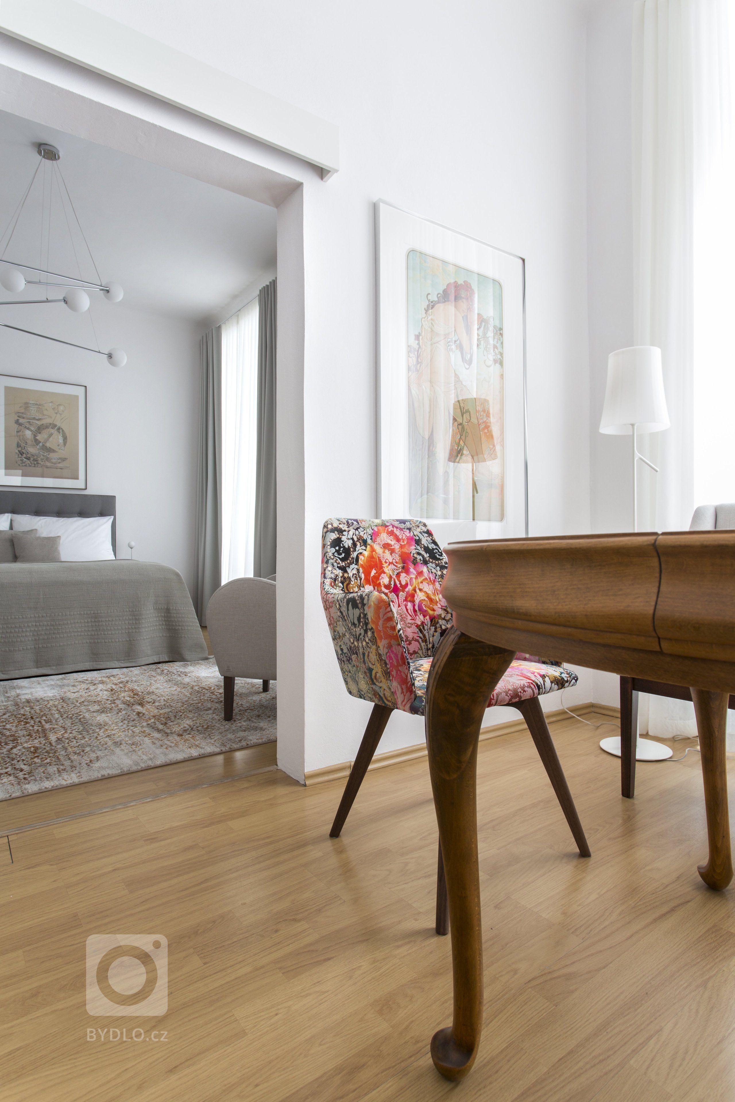 Byt se nachází v samém srdci historické Prahy, v měšťanském domě U modré boty v Haštalské čtvrti.Naším záměrem bylo vytvořit elegantní interiér, který podtrhne…