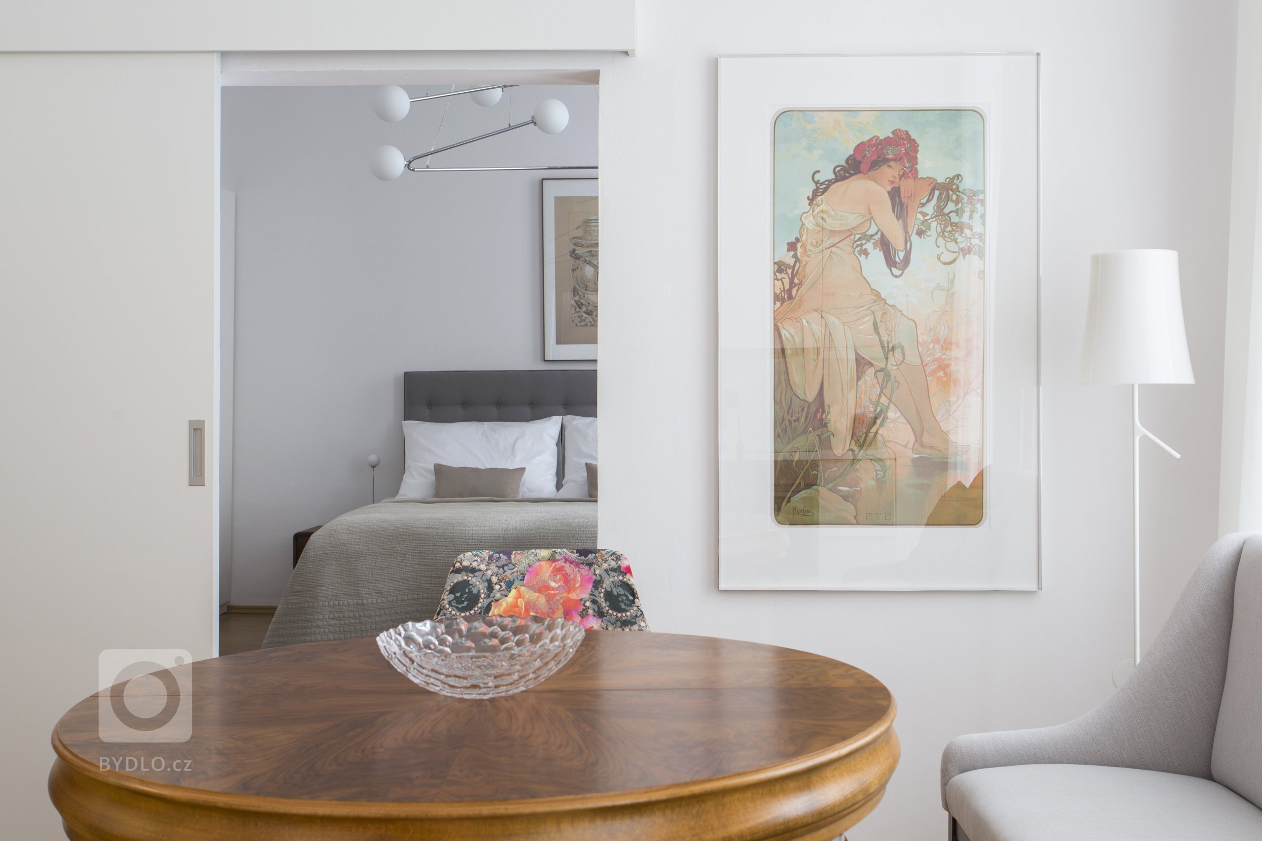 Byt se nachází v samém srdci historické Prahy, v měšťanském domě U modré boty v Haštalské čtvrti.Naším záměrem bylo vytvořit elegantní interiér, který podtrhne…