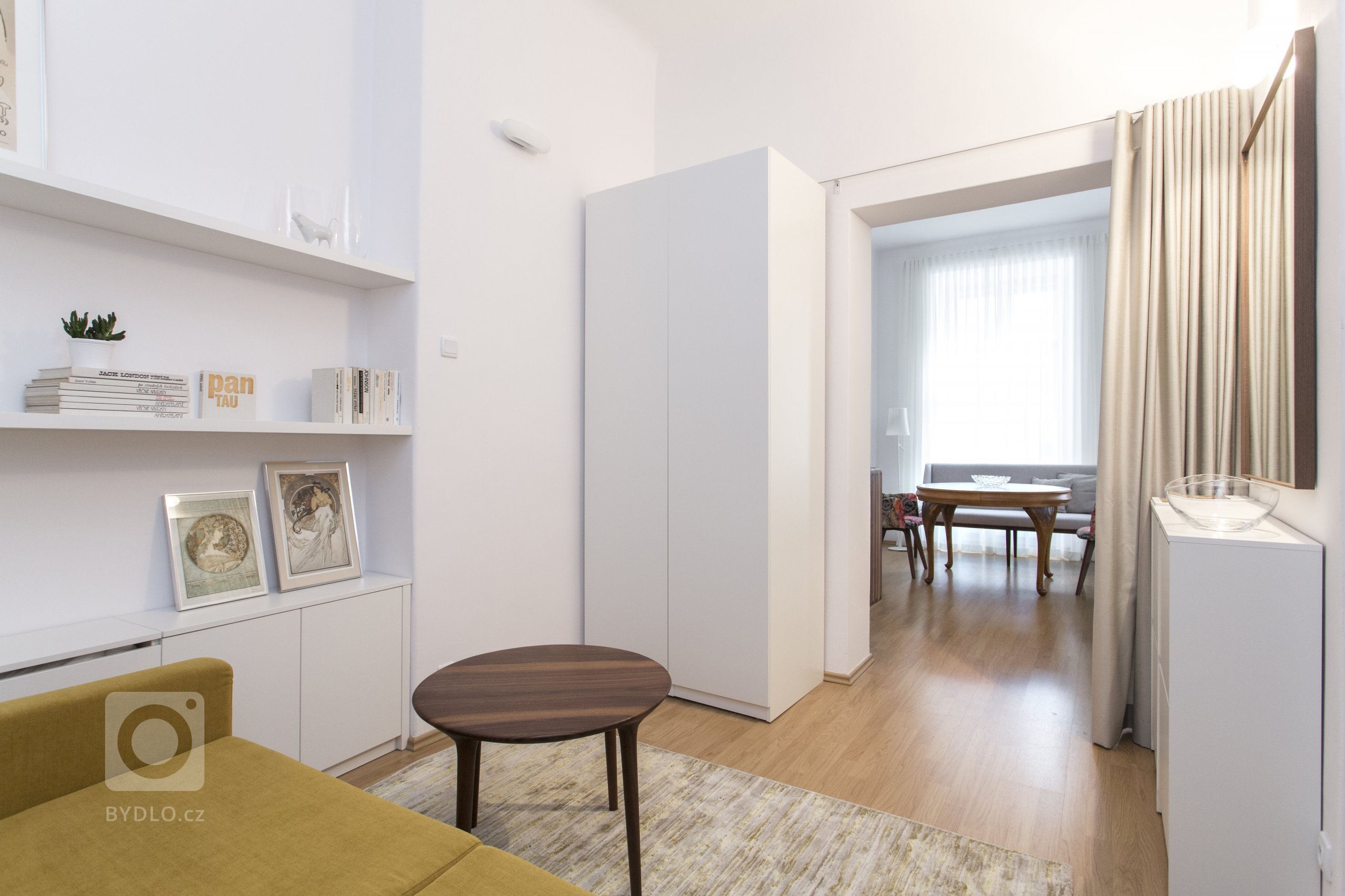 Byt se nachází v samém srdci historické Prahy, v měšťanském domě U modré boty v Haštalské čtvrti.Naším záměrem bylo vytvořit elegantní interiér, který podtrhne…