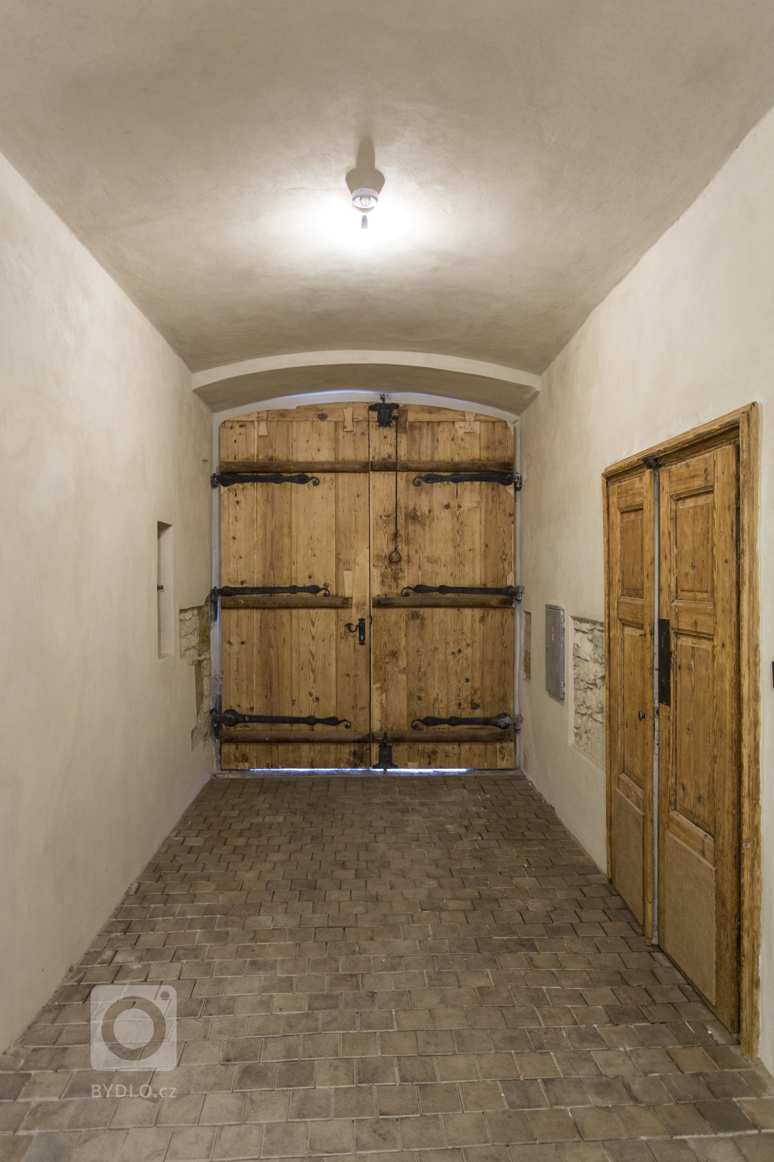 Byt se nachází v samém srdci historické Prahy, v měšťanském domě U modré boty v Haštalské čtvrti.Naším záměrem bylo vytvořit elegantní interiér, který podtrhne…