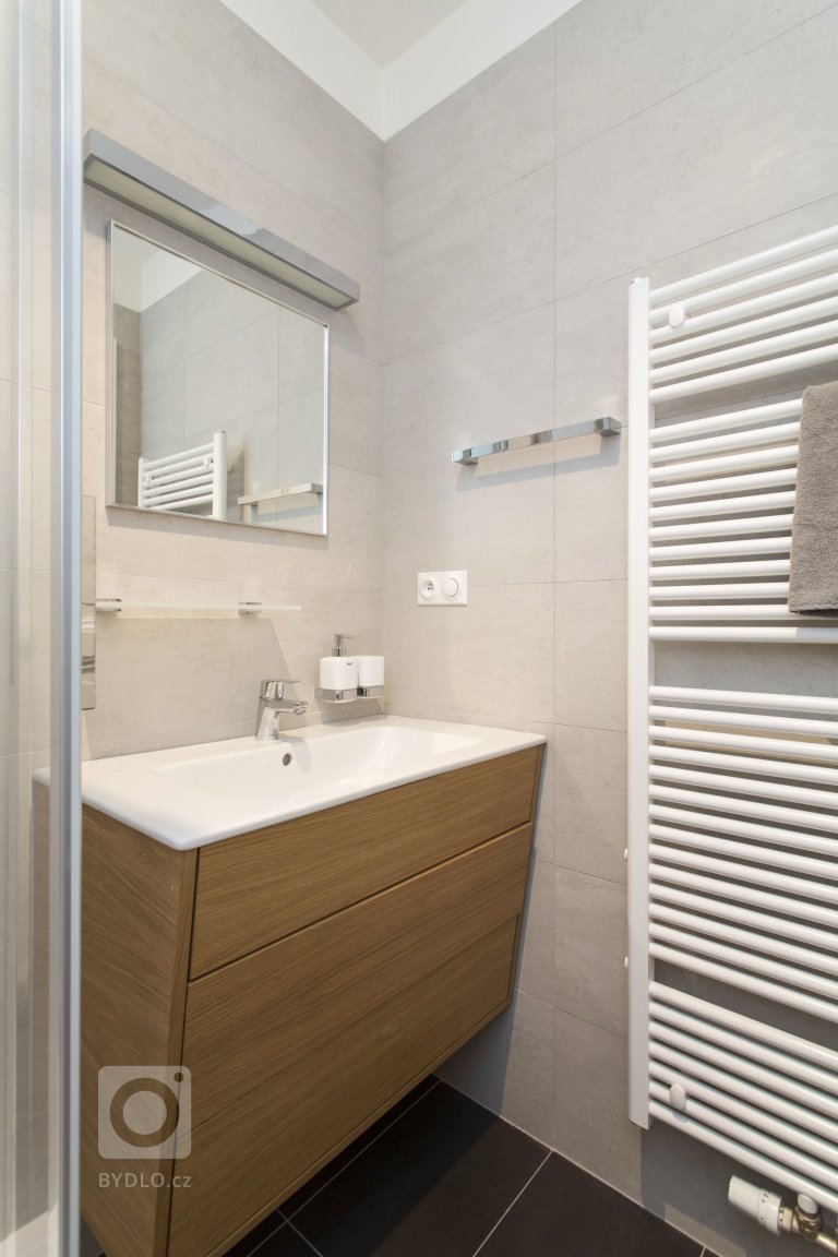 add picture to album