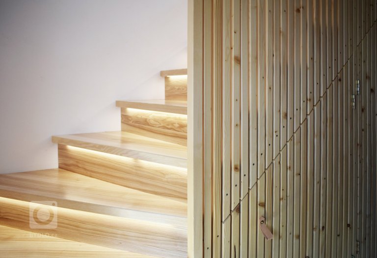 add picture to album