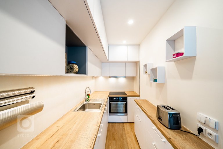 add picture to album