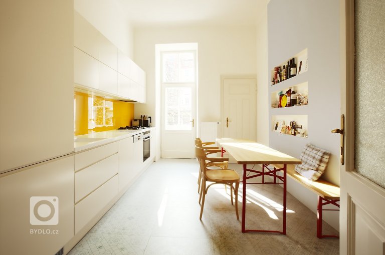 add picture to album