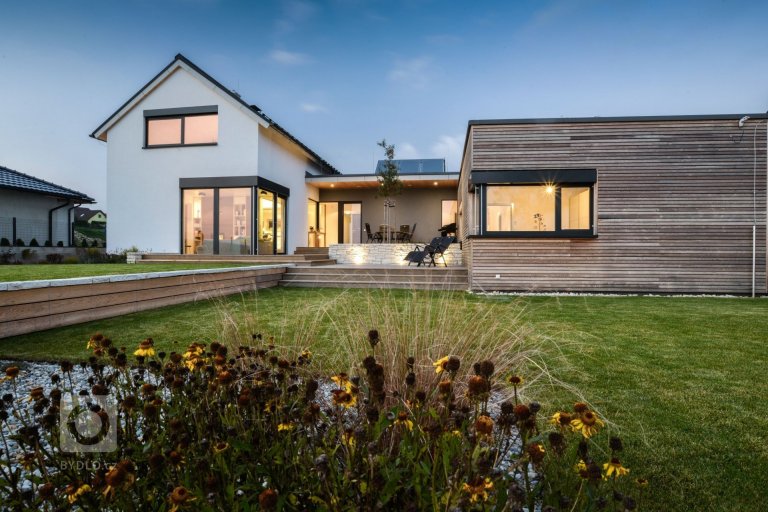 add picture to album