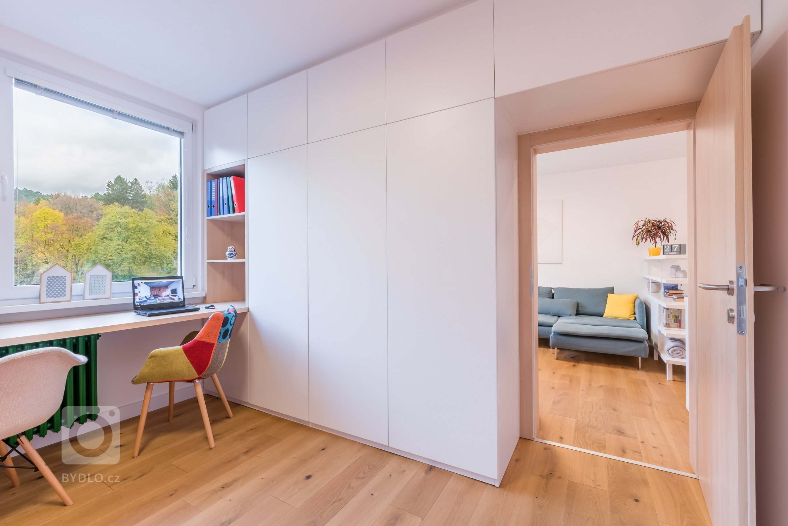 Z panelákovej klasiky k sviežemu, modernému a praktickému bývaniu

Nevyhovujúci technický stav bytu, mnoho prvkov nahranici životnosti a ich dizajnová&nbsp…