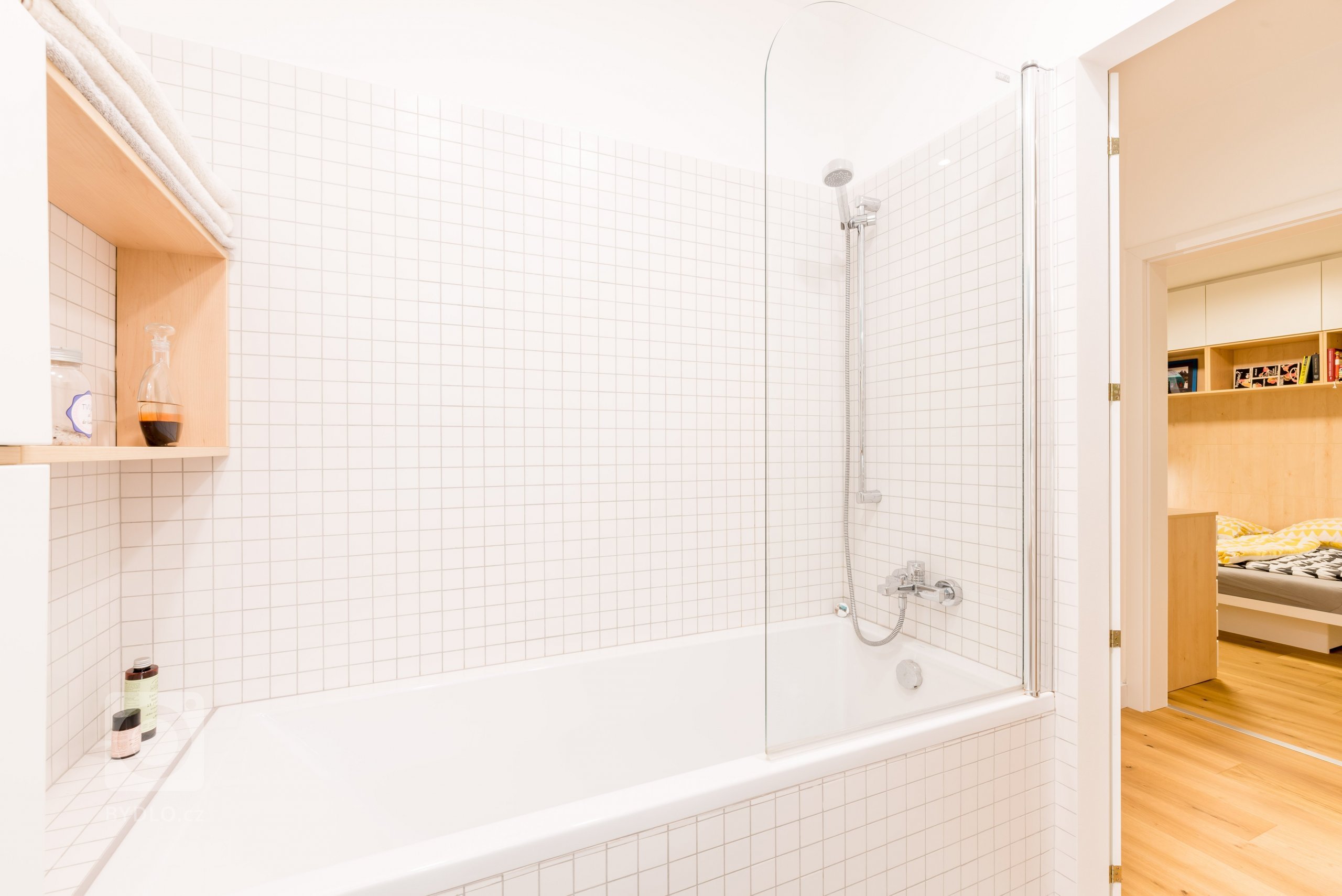 Z panelákovej klasiky k sviežemu, modernému a praktickému bývaniu

Nevyhovujúci technický stav bytu, mnoho prvkov nahranici životnosti a ich dizajnová&nbsp…