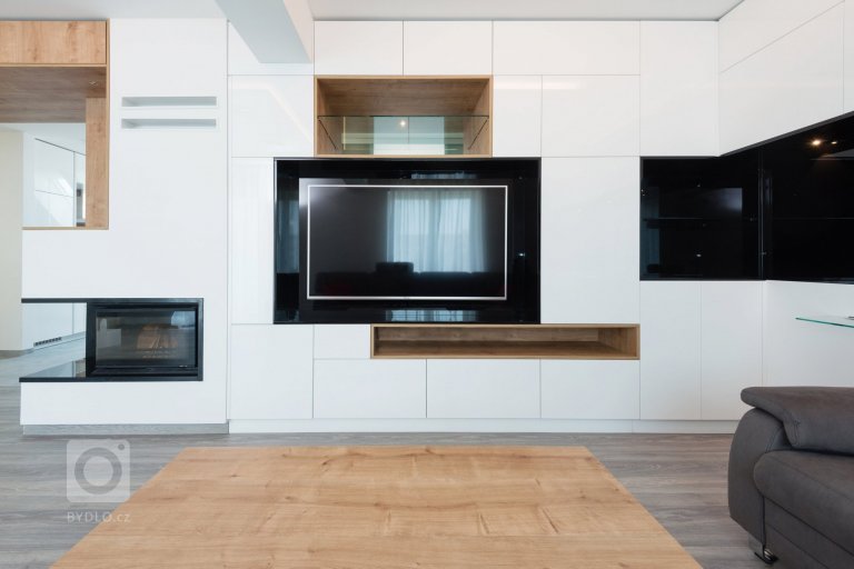 add picture to album