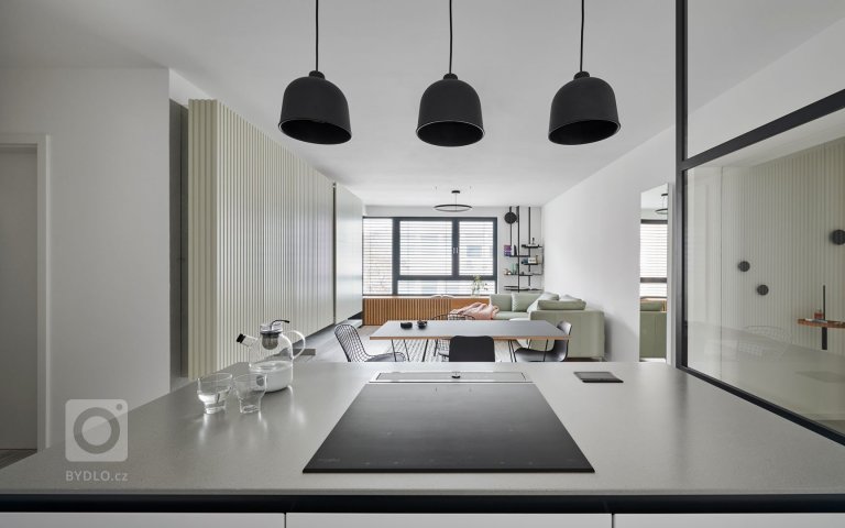 Tentokrát sme navrhovali byt v&nbsp;bytovom komplexe Blumental. Pôvodný zámer klienta, byt prenajímať, sa v&nbsp;priebehu navrhovania zmenil na&nbsp;túžbu byt…