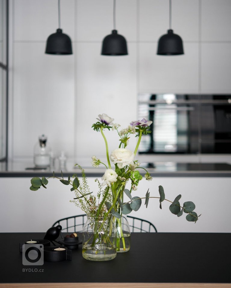 Tentokrát sme navrhovali byt v&nbsp;bytovom komplexe Blumental. Pôvodný zámer klienta, byt prenajímať, sa v&nbsp;priebehu navrhovania zmenil na&nbsp;túžbu byt…