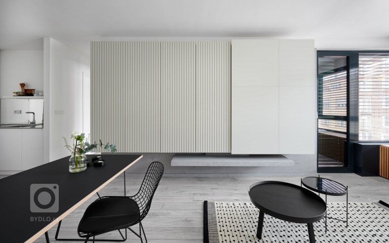 Tentokrát sme navrhovali byt v&nbsp;bytovom komplexe Blumental. Pôvodný zámer klienta, byt prenajímať, sa v&nbsp;priebehu navrhovania zmenil na&nbsp;túžbu byt…