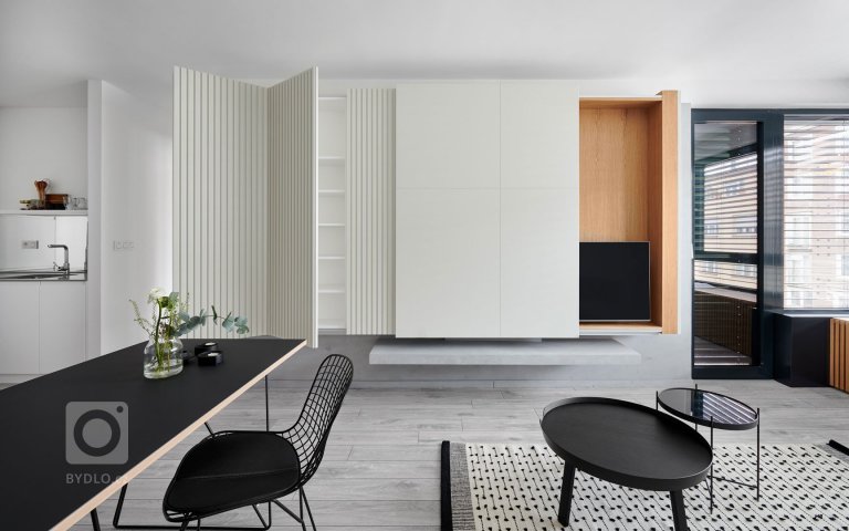 Tentokrát sme navrhovali byt v&nbsp;bytovom komplexe Blumental. Pôvodný zámer klienta, byt prenajímať, sa v&nbsp;priebehu navrhovania zmenil na&nbsp;túžbu byt…