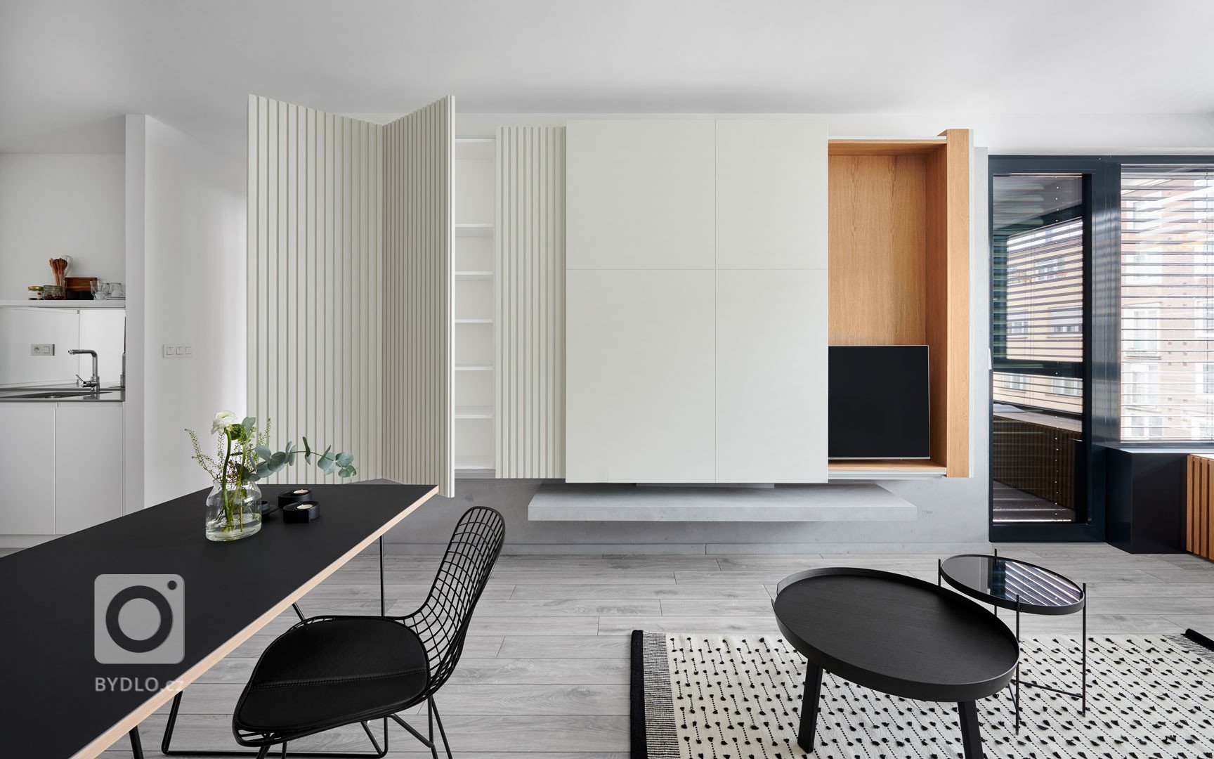 Tentokrát sme navrhovali byt v&nbsp;bytovom komplexe Blumental. Pôvodný zámer klienta, byt prenajímať, sa v&nbsp;priebehu navrhovania zmenil na&nbsp;túžbu byt…