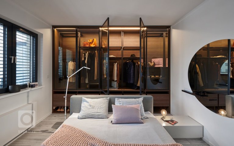 Tentokrát sme navrhovali byt v&nbsp;bytovom komplexe Blumental. Pôvodný zámer klienta, byt prenajímať, sa v&nbsp;priebehu navrhovania zmenil na&nbsp;túžbu byt…