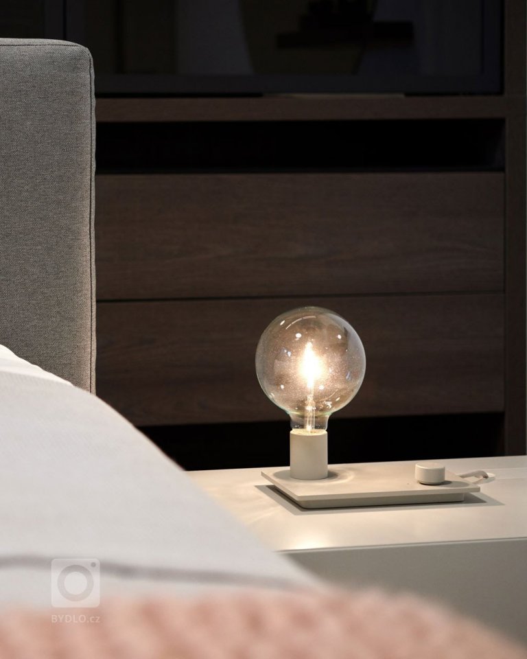 Tentokrát sme navrhovali byt v&nbsp;bytovom komplexe Blumental. Pôvodný zámer klienta, byt prenajímať, sa v&nbsp;priebehu navrhovania zmenil na&nbsp;túžbu byt…