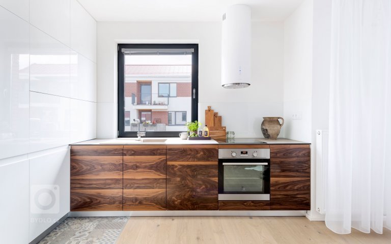 add picture to album