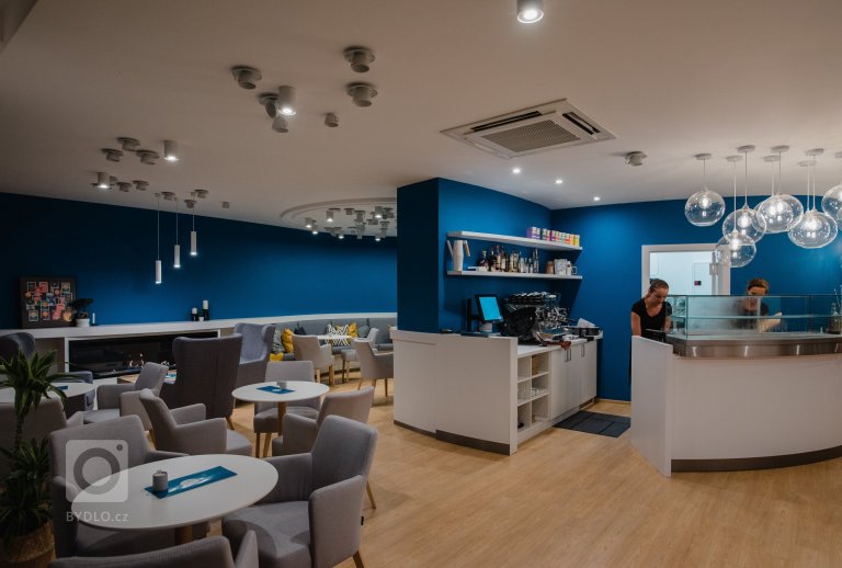 add picture to album