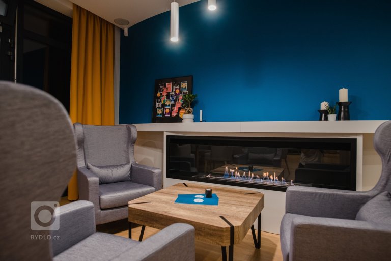 add picture to album